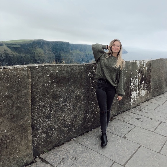 Meet Your Poshers:) - Picture 3 of 3